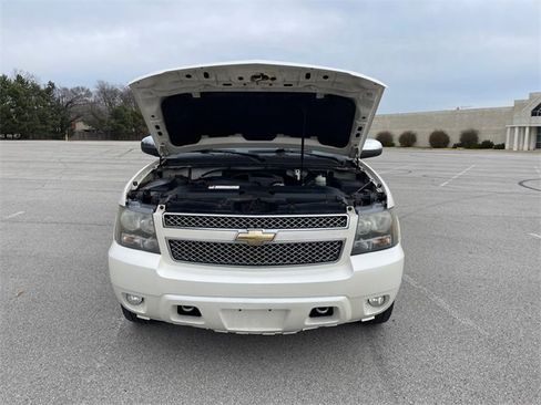 Used 2011 Chevrolet Suburban LTZ image 18