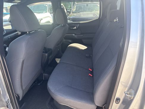 Used 2019 Toyota Tacoma TRD Sport AWD/4WD image 4