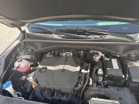 Used 2024 Kia Sorento S image 11