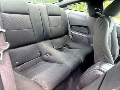 Used 2010 Ford Mustang Coupe image 34