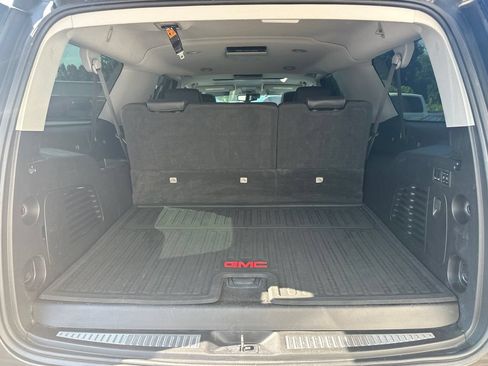 Used 2019 GMC Yukon XL SLT w/ Premium Edition RWD image 19