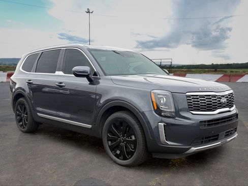 Used 2020 Kia Telluride EX w/ EX Premium Package FWD image 2