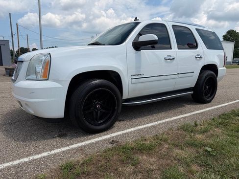 Used 2014 GMC Yukon Denali AWD/4WD image 3