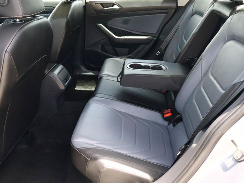 Used 2025 Volkswagen Jetta SEL FWD image 19