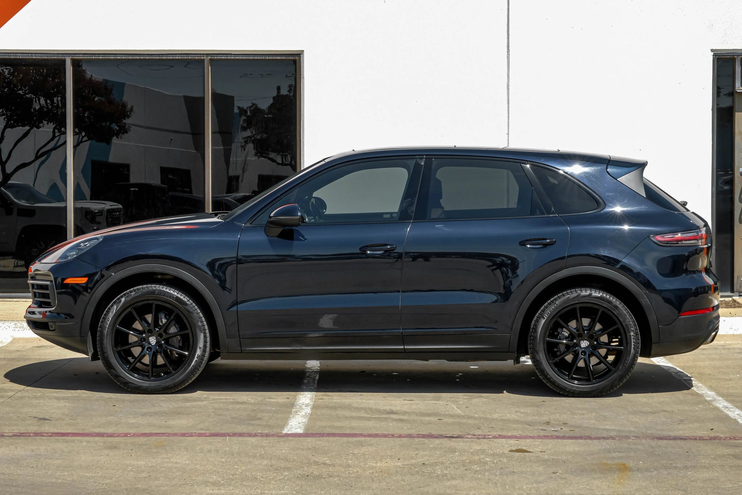 Used 2019 Porsche Cayenne AWD/4WD image 12