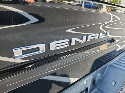 Used 2020 GMC Sierra 1500 Denali w/ Denali Ultimate Package AWD/4WD image 23