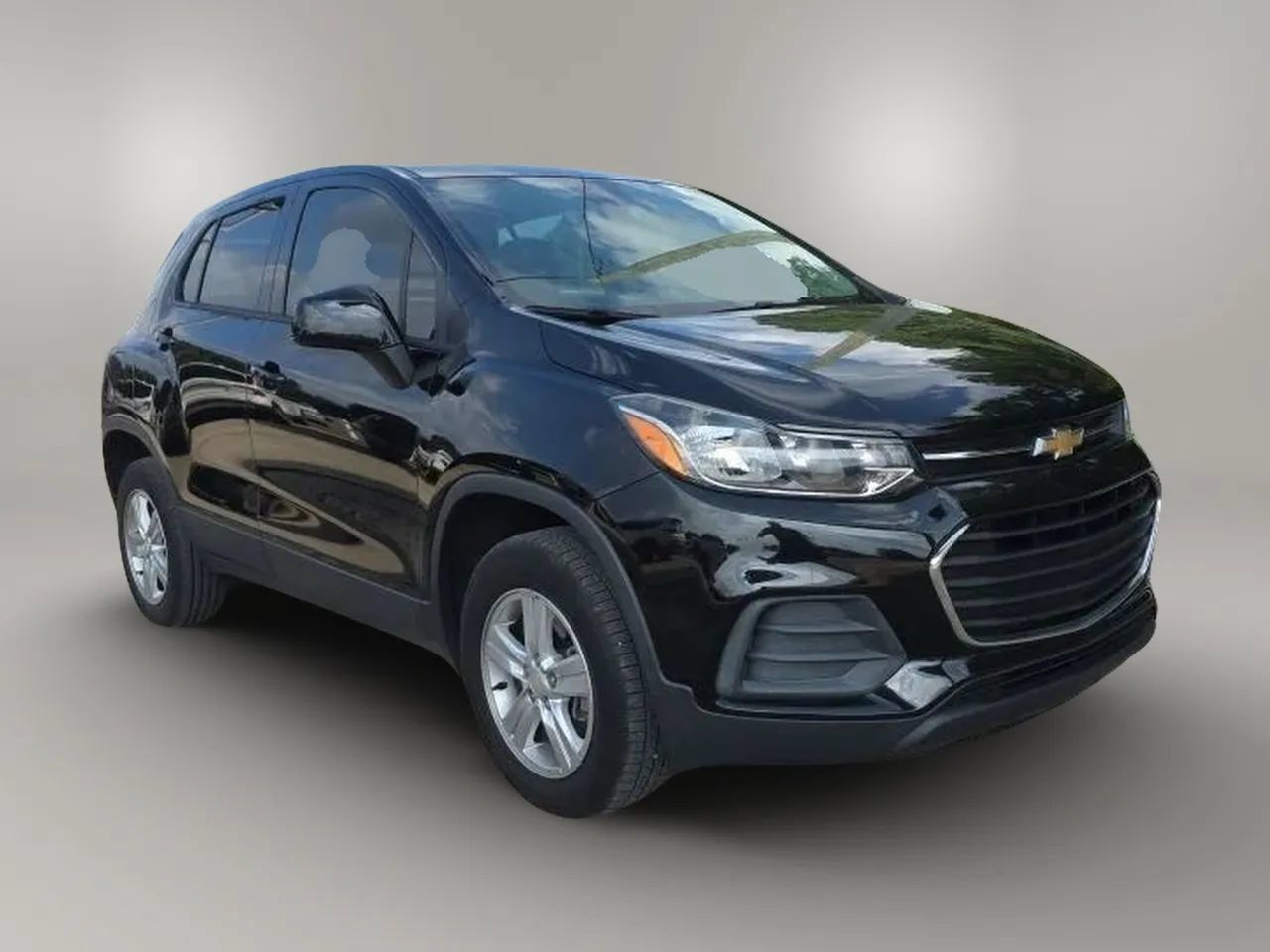 Used 2022 Chevrolet Trax LS AWD/4WD image 3