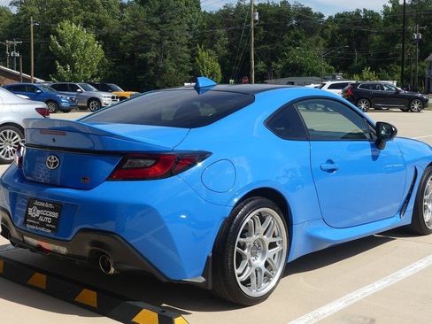 Used 2022 Toyota GR86 Premium RWD image 5