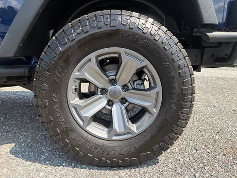 Used 2013 Jeep Wrangler Sport AWD/4WD image 15