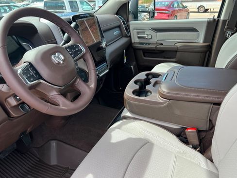 New 2026 RAM 2500 Laramie w/ Towing Technology Group AWD/4WD image 15