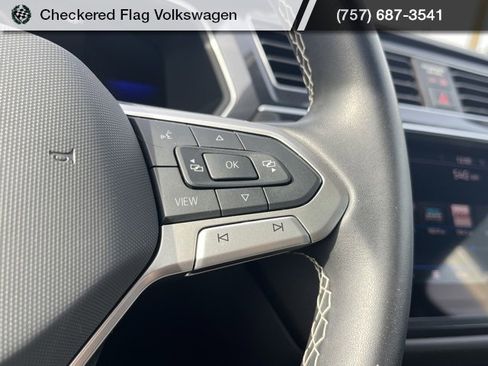 Used 2024 Volkswagen Tiguan SE image 36