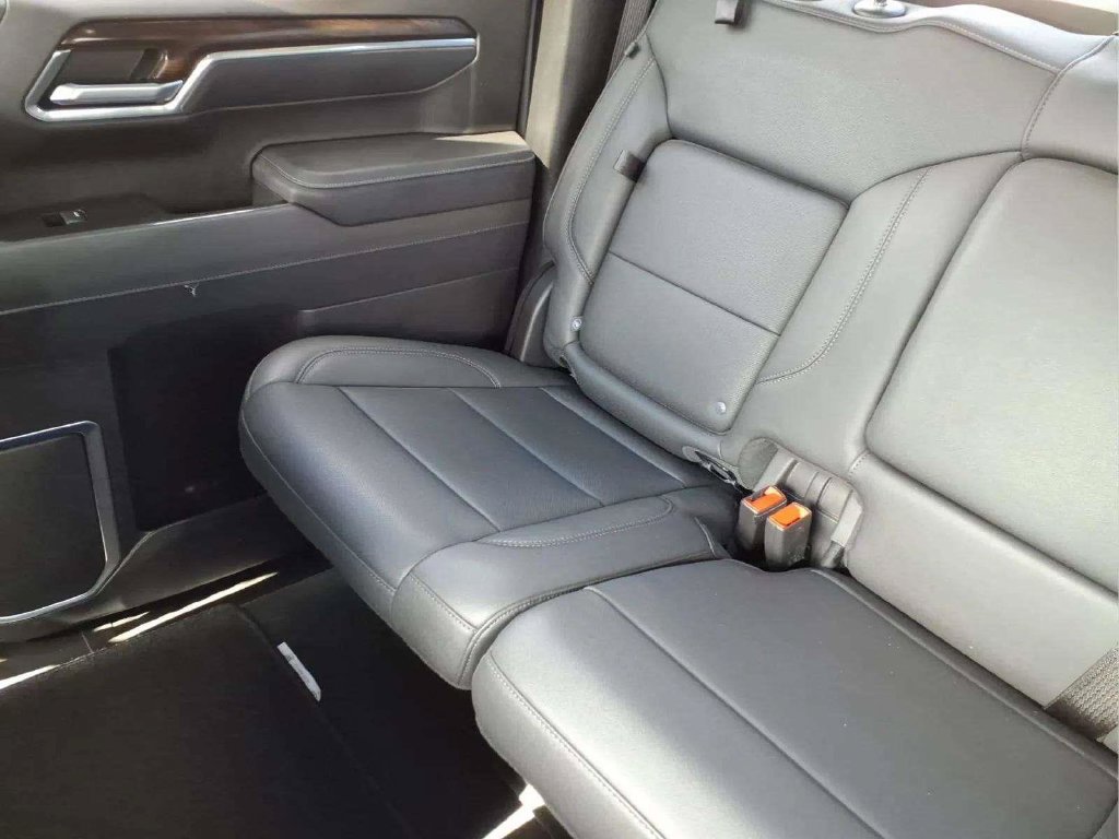 Used 2025 GMC Sierra 1500 SLT RWD image 16