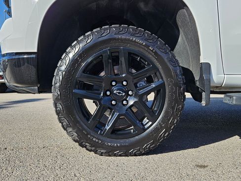 Used 2025 Chevrolet Silverado 1500 LT Trail Boss w/ Convenience Package II AWD/4WD image 11