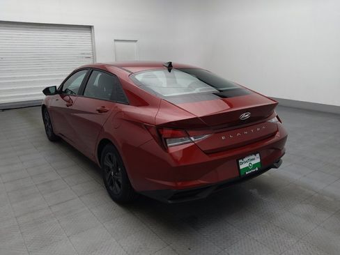 Used 2023 Hyundai Elantra SEL w/ Preferred Accessory Package FWD image 5