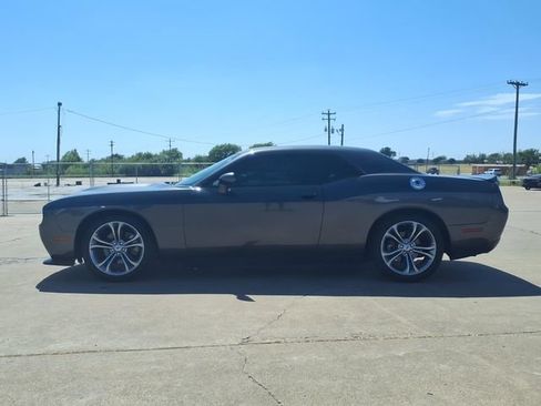 Used 2022 Dodge Challenger R/T RWD image 4