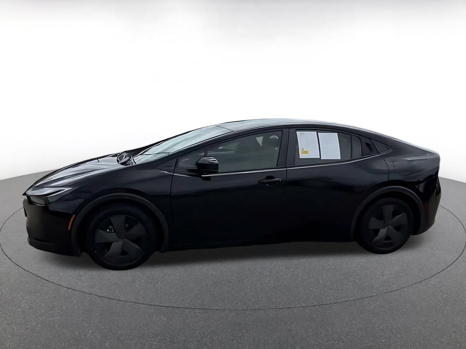 Used 2023 Toyota Prius LE FWD image 7