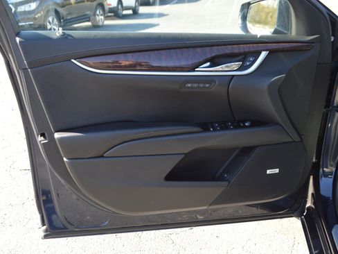 Used 2013 Cadillac XTS Premium image 14