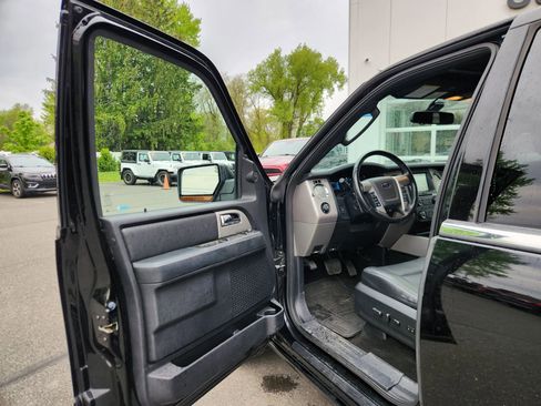 Used 2017 Ford Expedition EL Limited w/ Equipment Group 301A AWD/4WD image 24