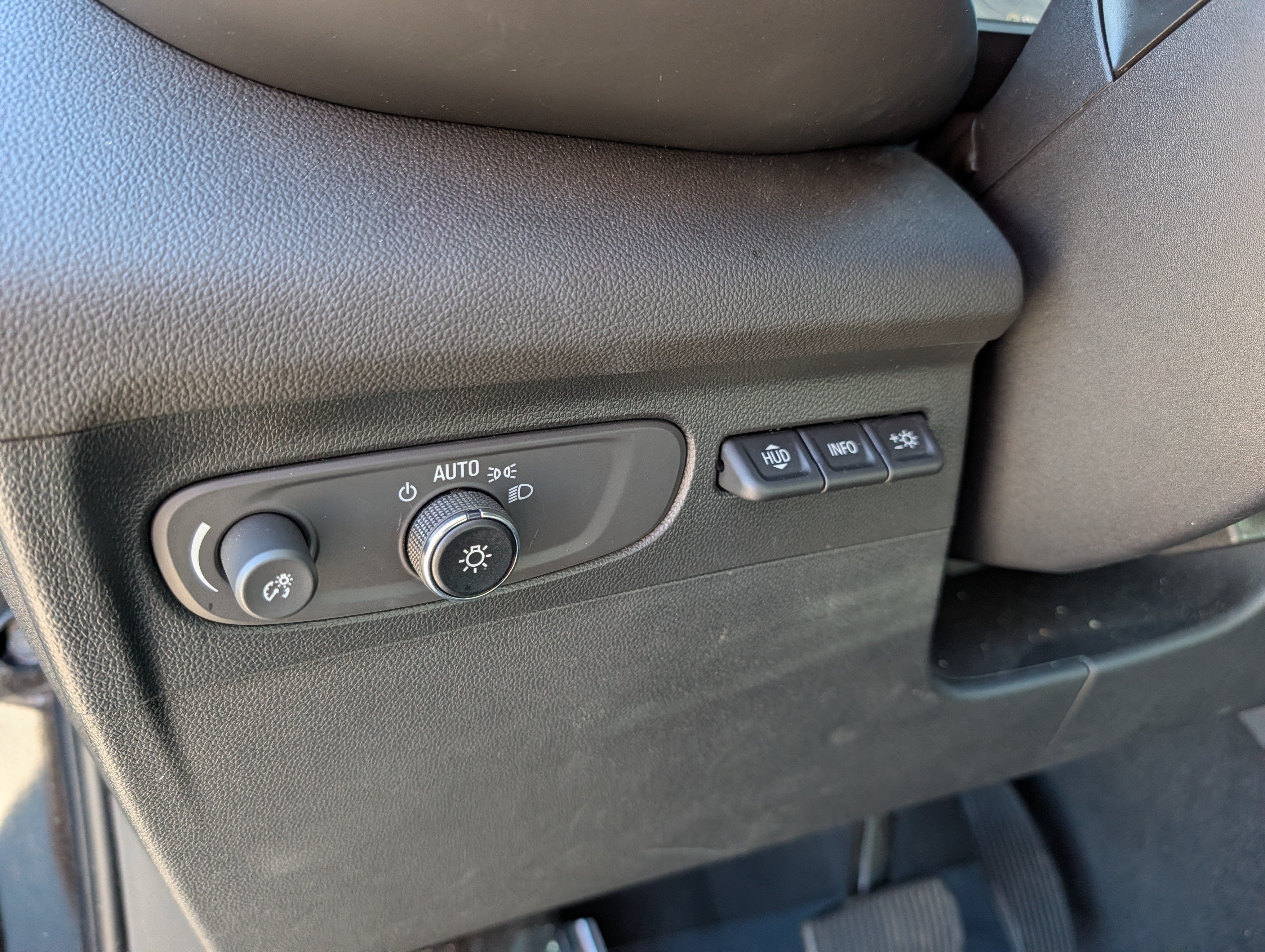 Used 2023 Buick Envision Avenir AWD/4WD image 26