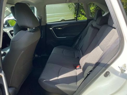 Used 2021 Toyota RAV4 XLE w/ XLE Grade Weather Package AWD/4WD image 9