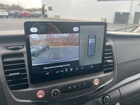 Used 2022 Ford Transit 350 XLT image 17