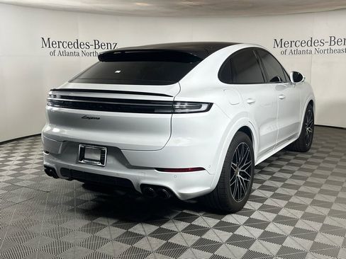 Used 2025 Porsche Cayenne Coupe AWD/4WD image 7