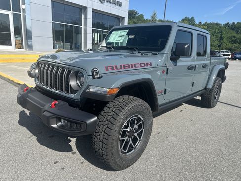 New 2026 Jeep Gladiator Rubicon w/ Steel Power Dome Hood Package AWD/4WD image 2