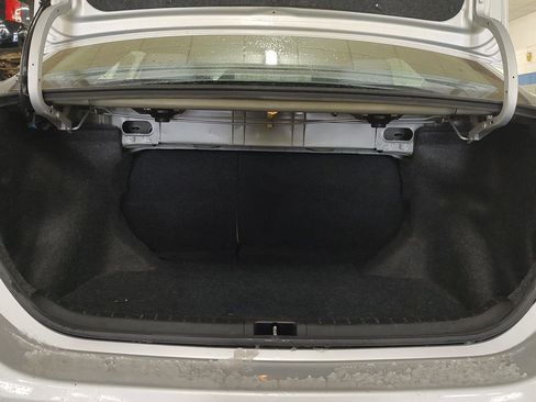 Used 2016 Toyota Corolla LE image 19