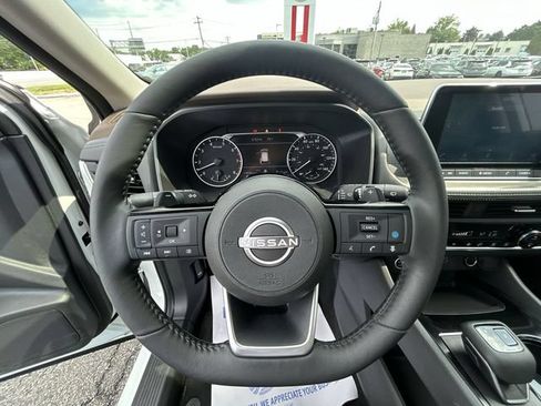Certified 2023 Nissan Rogue SV w/ SV Premium B Package AWD/4WD image 18