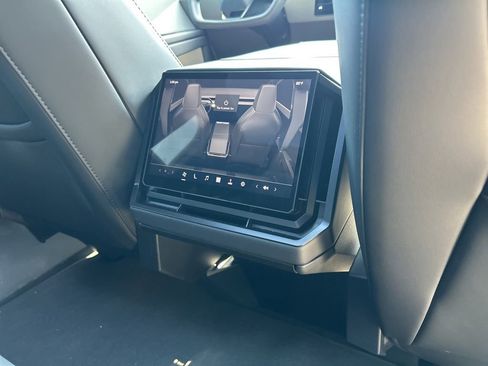 Used 2025 Tesla Cybertruck AWD Crew Cab image 37