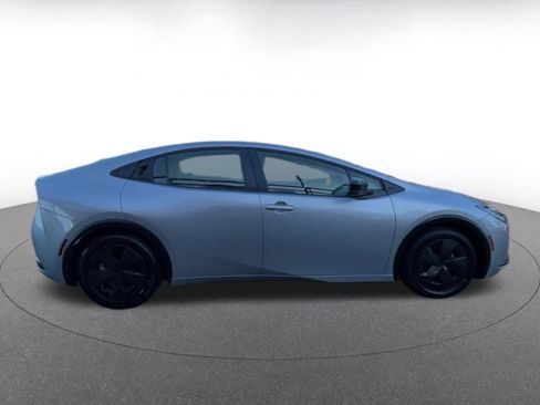 Used 2025 Toyota Prius LE image 16