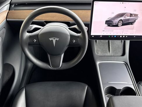 Used 2023 Tesla Model Y Long Range image 14