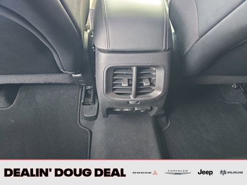 Used 2023 Jeep Cherokee Altitude Lux image 26