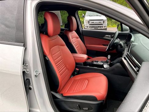 Used 2025 Kia Sportage SX FWD image 10