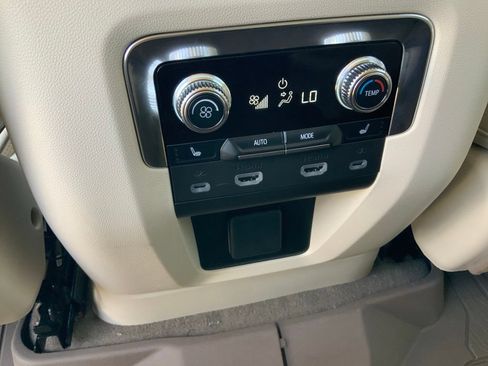 Used 2024 GMC Yukon Denali w/ Advanced Technology Package RWD image 23