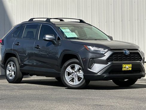 Used 2022 Toyota RAV4 XLE image 2