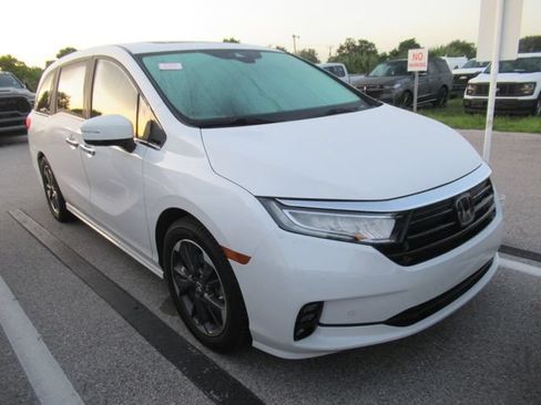 Used 2024 Honda Odyssey Elite image 1