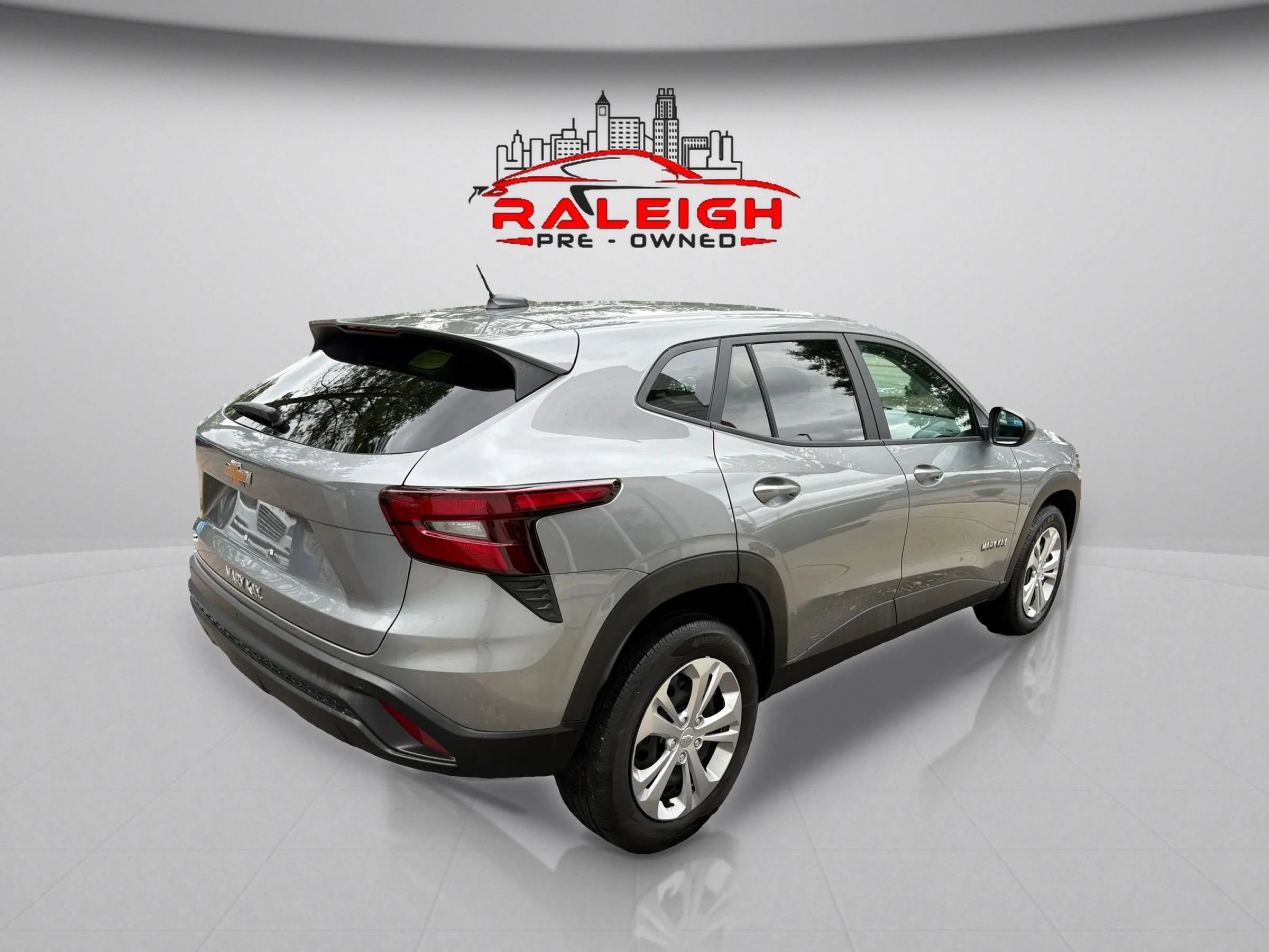 Used 2025 Chevrolet Trax LS w/ Driver Confidence Package FWD image 5