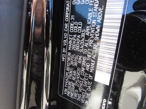 Used 2016 Volvo XC90 T6 Inscription w/ Vision Package image 29