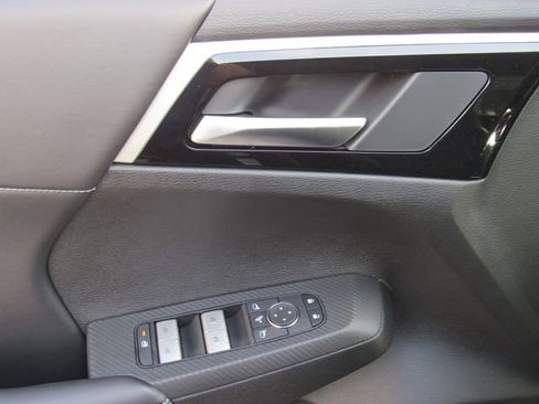 New 2026 Mitsubishi Outlander SE image 12