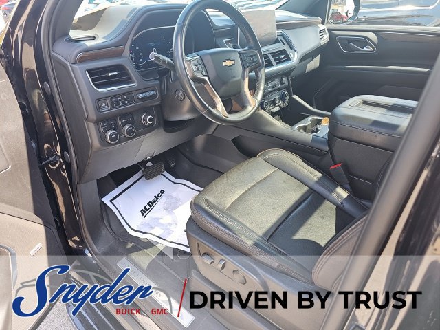 Used 2023 Chevrolet Suburban High Country AWD/4WD image 12