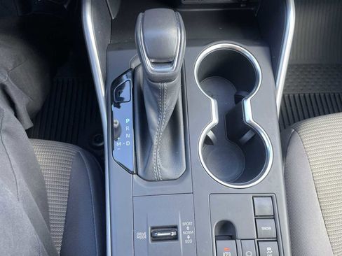 Used 2023 Toyota Highlander LE image 20