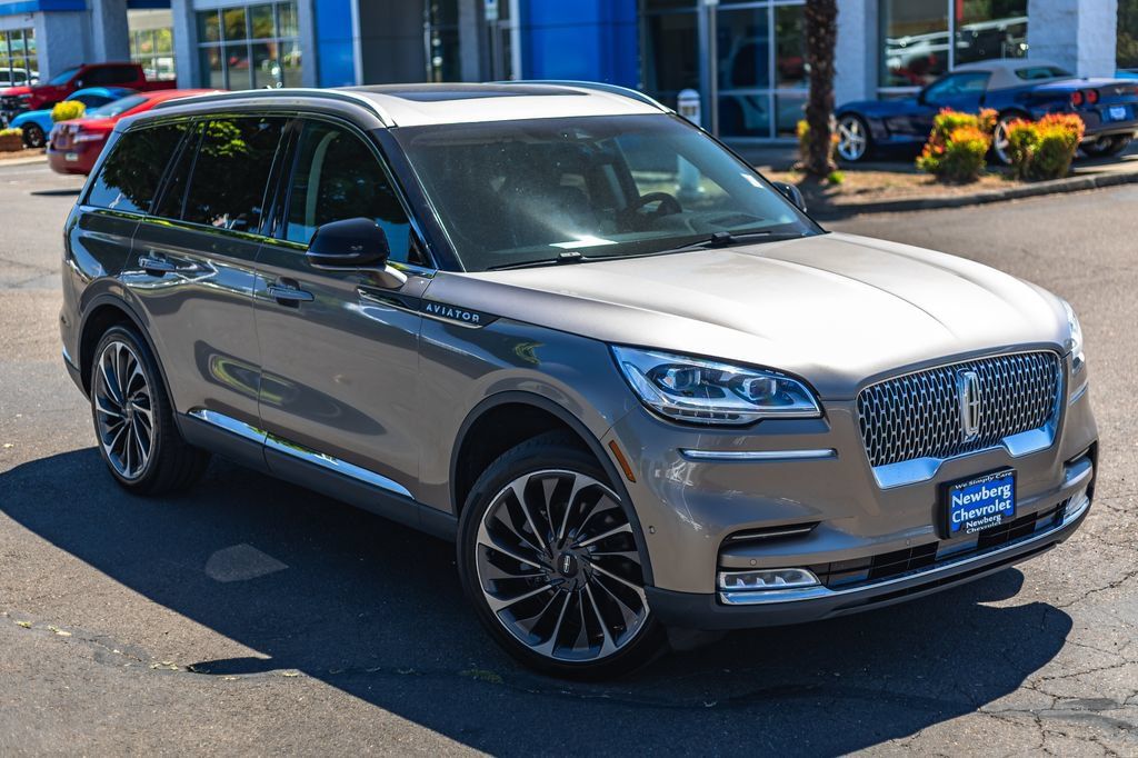 Used 2020 Lincoln Aviator Reserve w/ Equipment Group 202A AWD/4WD image 2