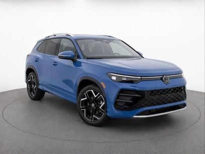 Used 2025 Volkswagen Tiguan SEL R-Line