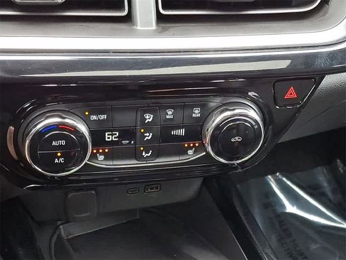 Used 2024 Chevrolet Trax RS w/ Sunroof Package image 15