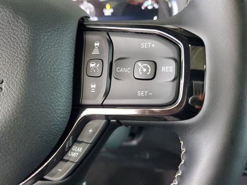 New 2025 RAM 2500 Limited AWD/4WD image 25