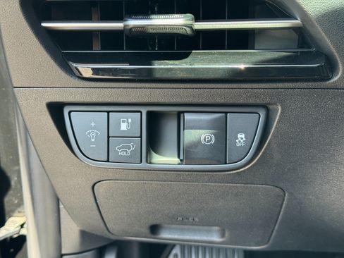 Used 2022 Kia EV6 Wind w/ Wind Technology Package AWD/4WD image 17