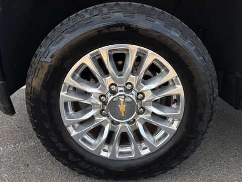 Used 2023 Chevrolet Silverado 2500 High Country w/ Z71 Off-Road Package AWD/4WD image 23