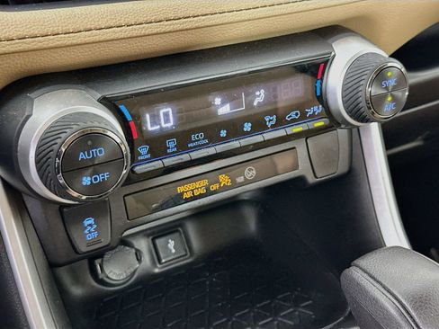 Certified 2022 Toyota RAV4 XLE AWD/4WD image 16