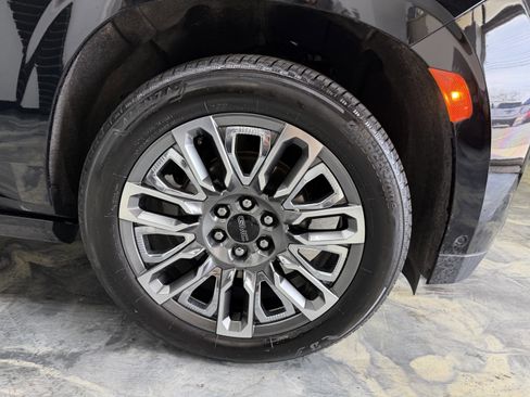 Used 2023 GMC Yukon XL Denali Ultimate w/ LPO, Floor Liner Package image 34